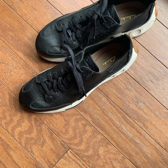 Clark’s Sneakers Women’s Size 10 - Picture 4 of 5